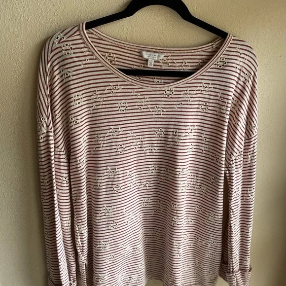 Lucky Brand Striped Red and White Cuffed Sleeve Tunic/ top. Eyelet Pattern. L - Picture 12 of 13